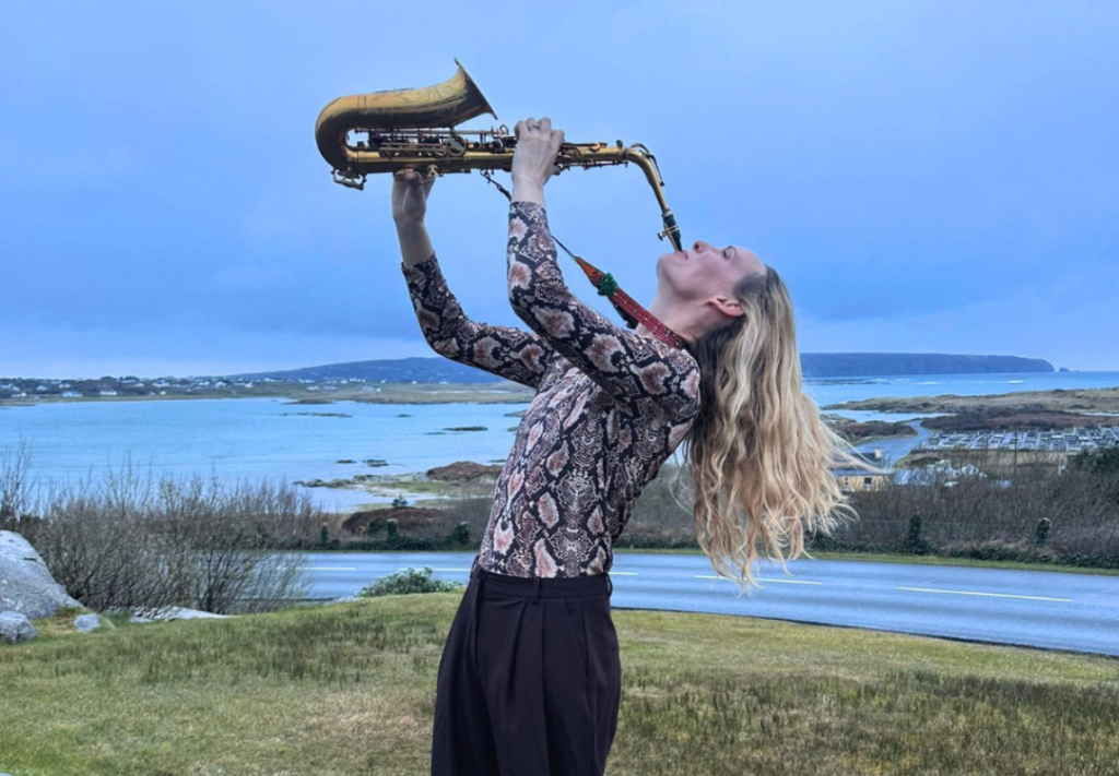 Saxo lady